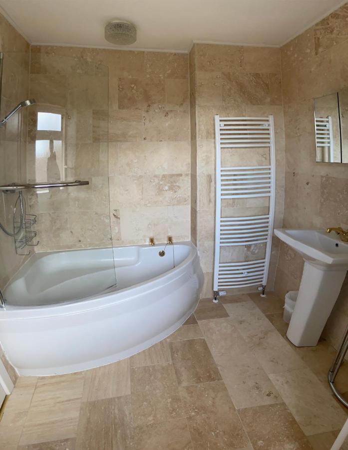 Large 4 Bedroom Home In Boston Spa Village In-Between York, Harrogate And Leeds, Sleeps 9 Luaran gambar